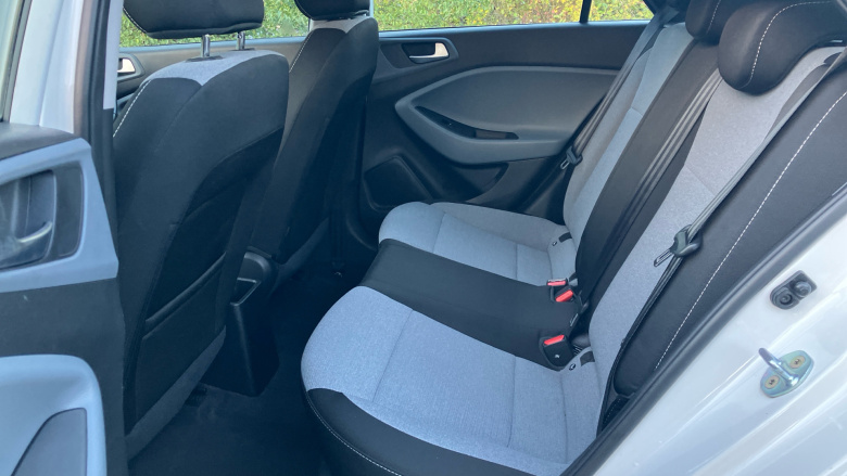 Hyundai i20 1.2 SE 5dr Petrol Hatchback